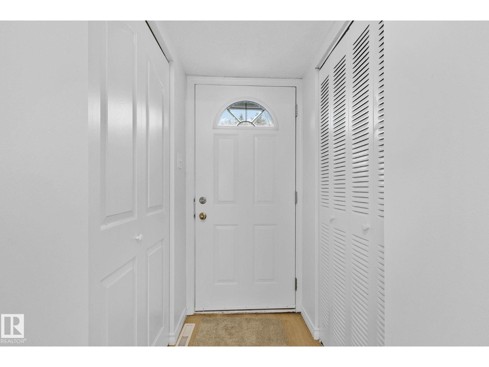 3f Meadowlark Vg Nw, Edmonton, Alberta  T5R 5X3 - Photo 13 - E4465594