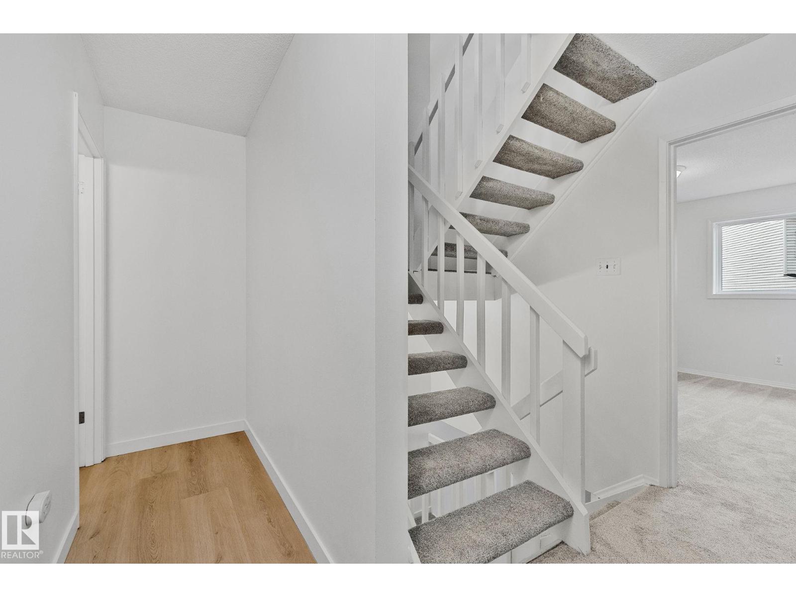 3f Meadowlark Vg Nw, Edmonton, Alberta  T5R 5X3 - Photo 15 - E4465594