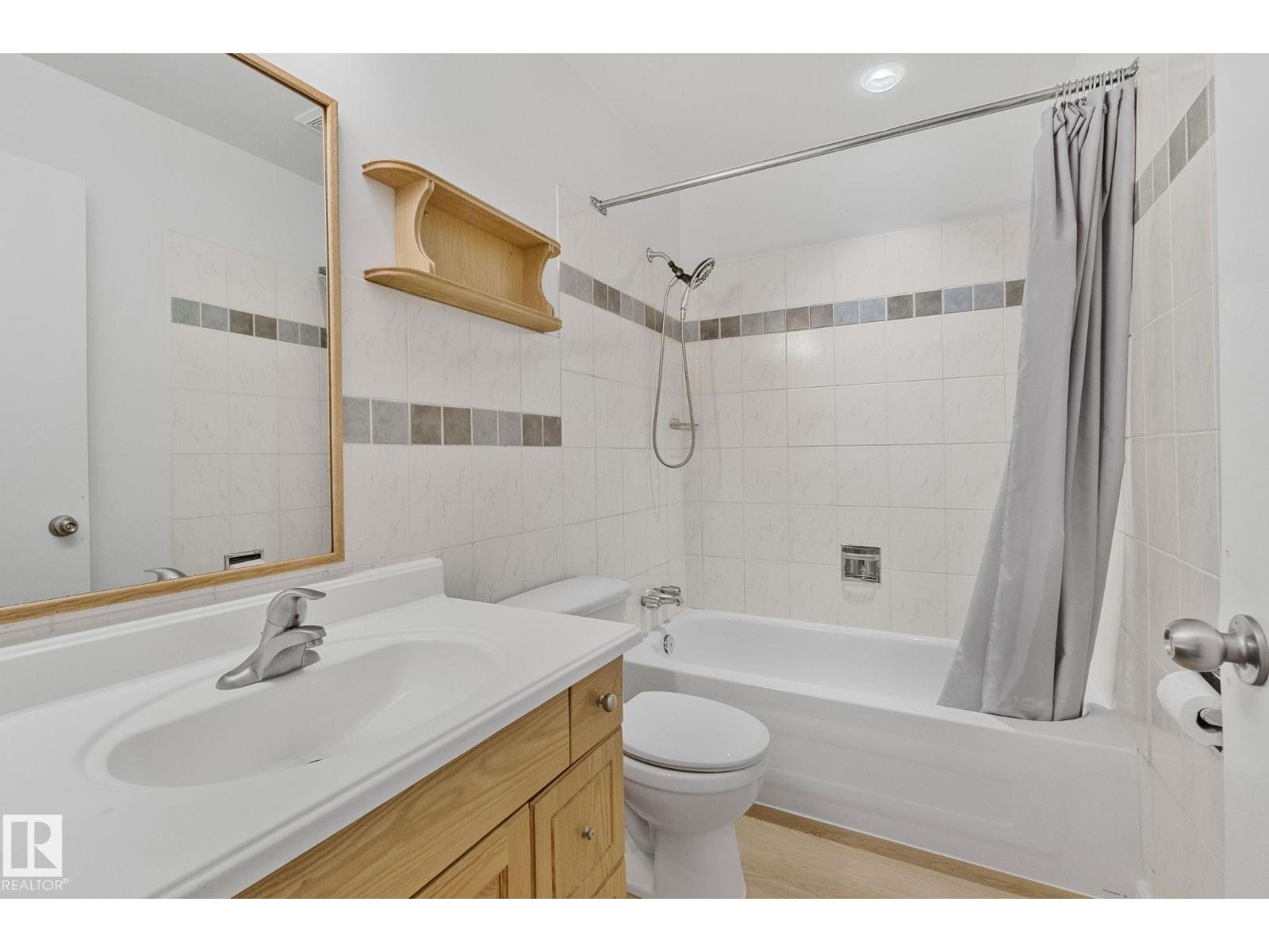 3f Meadowlark Vg Nw, Edmonton, Alberta  T5R 5X3 - Photo 18 - E4465594