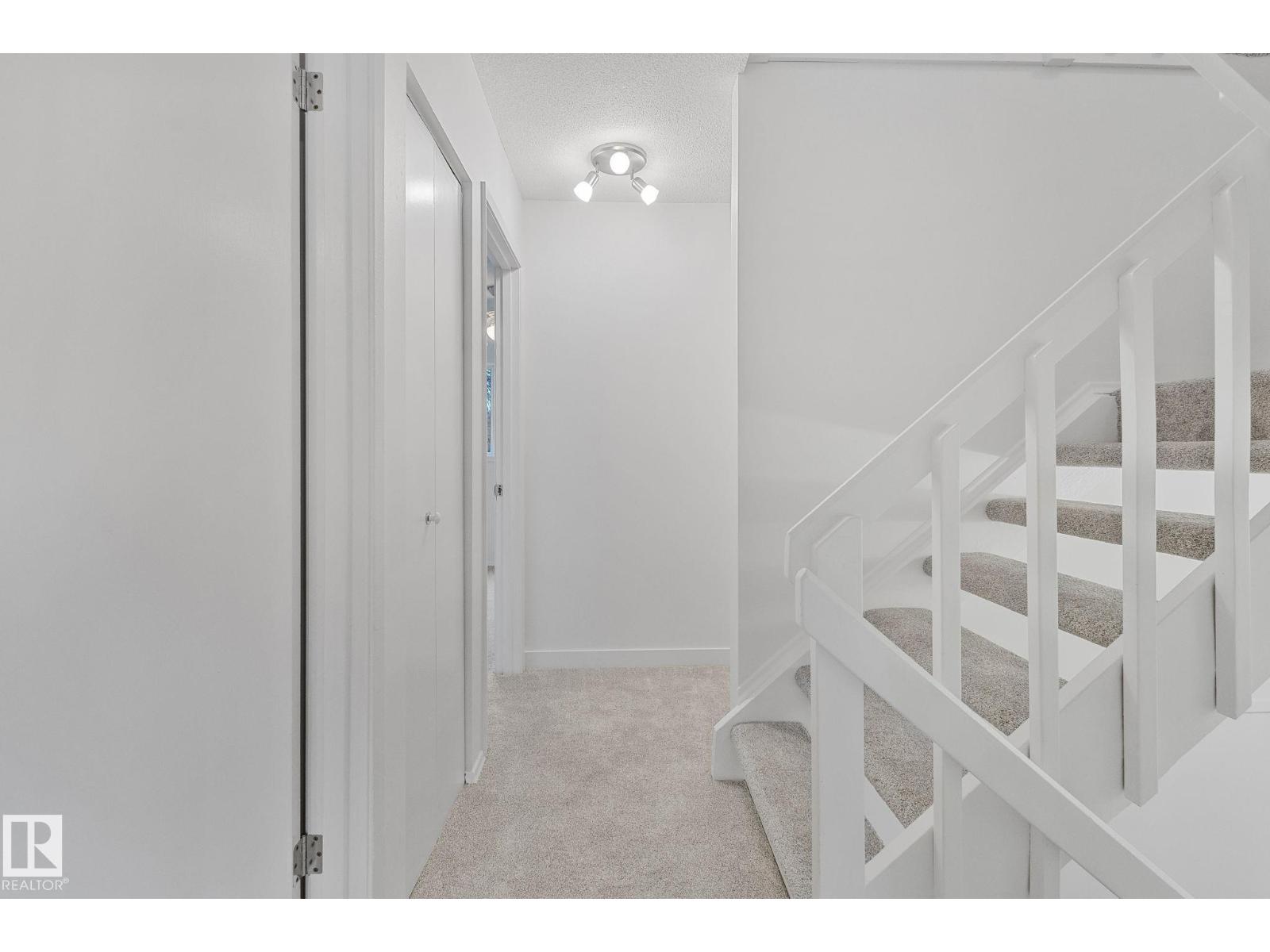 3f Meadowlark Vg Nw, Edmonton, Alberta  T5R 5X3 - Photo 23 - E4465594