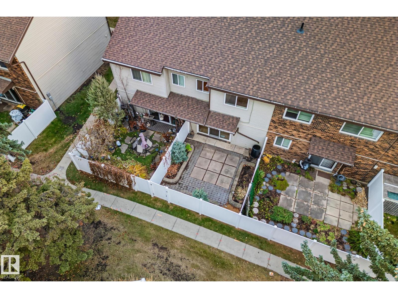 3f Meadowlark Vg Nw, Edmonton, Alberta  T5R 5X3 - Photo 39 - E4465594