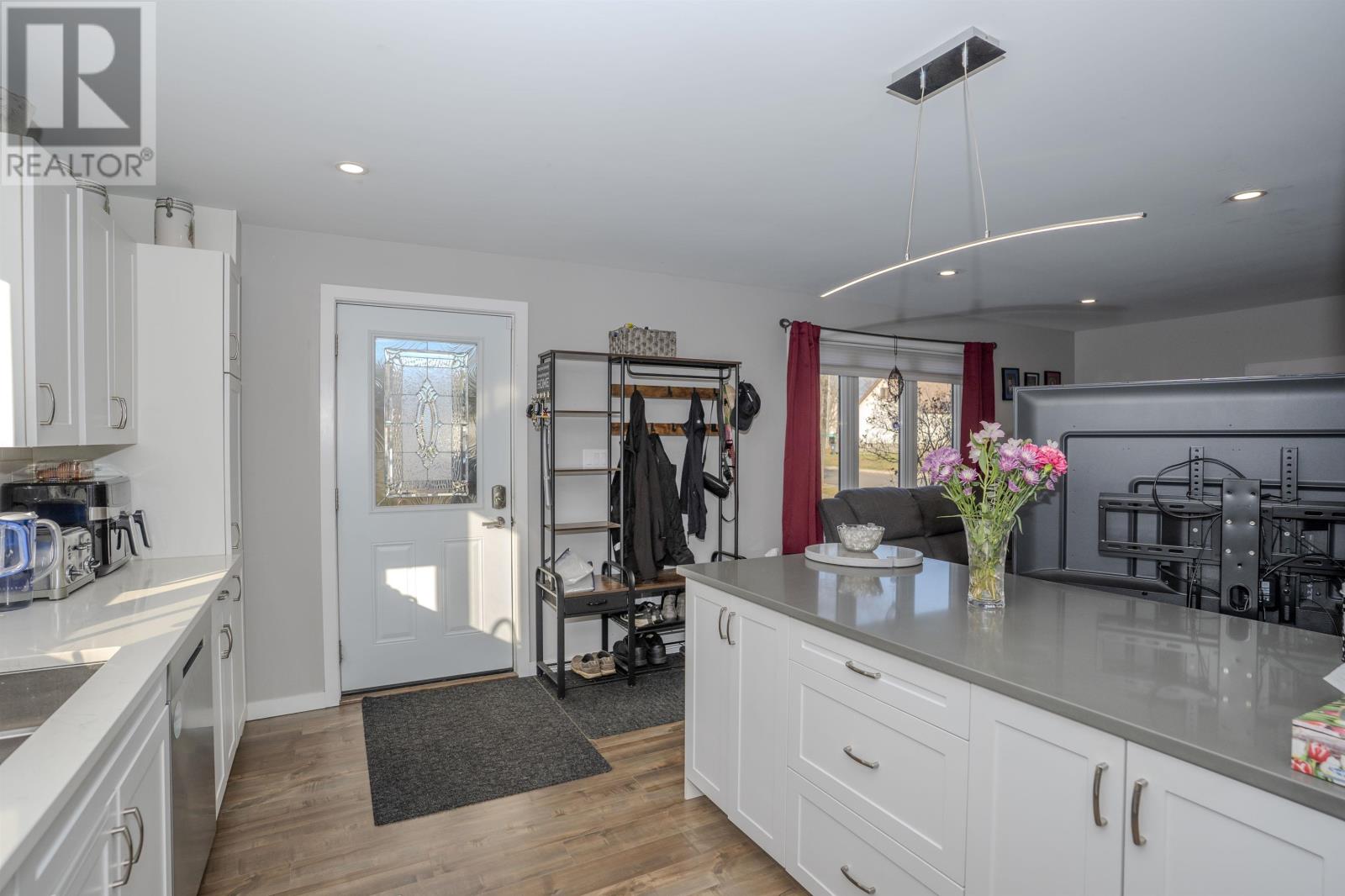 203 Kenogami S, Thunder Bay, Ontario  P7B 4S2 - Photo 12 - TB253467