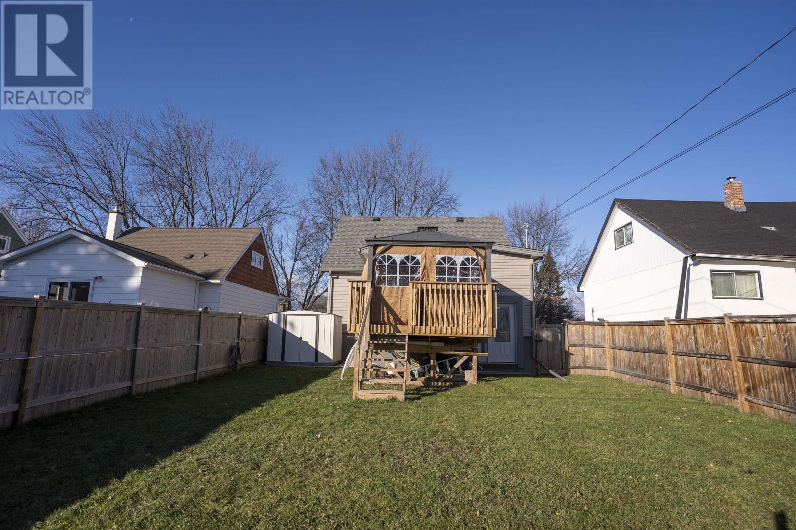 203 Kenogami S, Thunder Bay, Ontario  P7B 4S2 - Photo 35 - TB253467