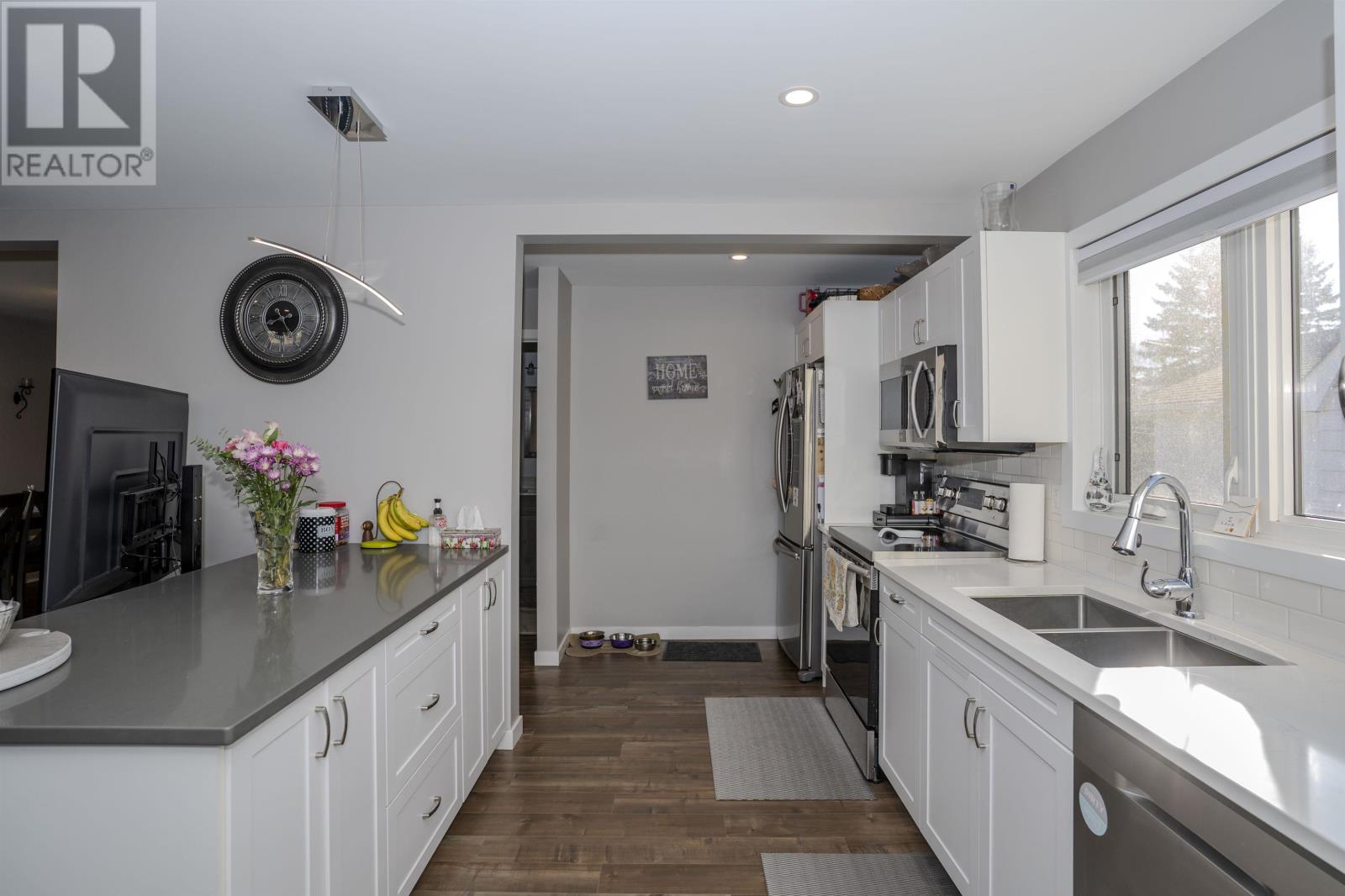 203 Kenogami S, Thunder Bay, Ontario  P7B 4S2 - Photo 9 - TB253467