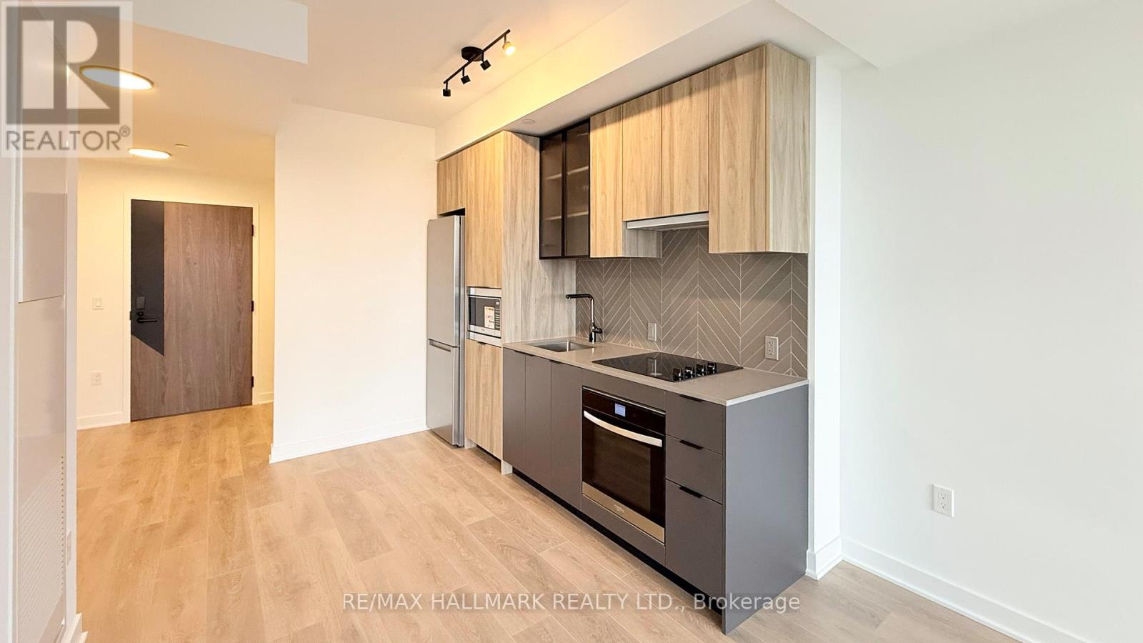 408 - 1037 The Queensway, Toronto, Ontario  M8Z 6C7 - Photo 3 - W12541158