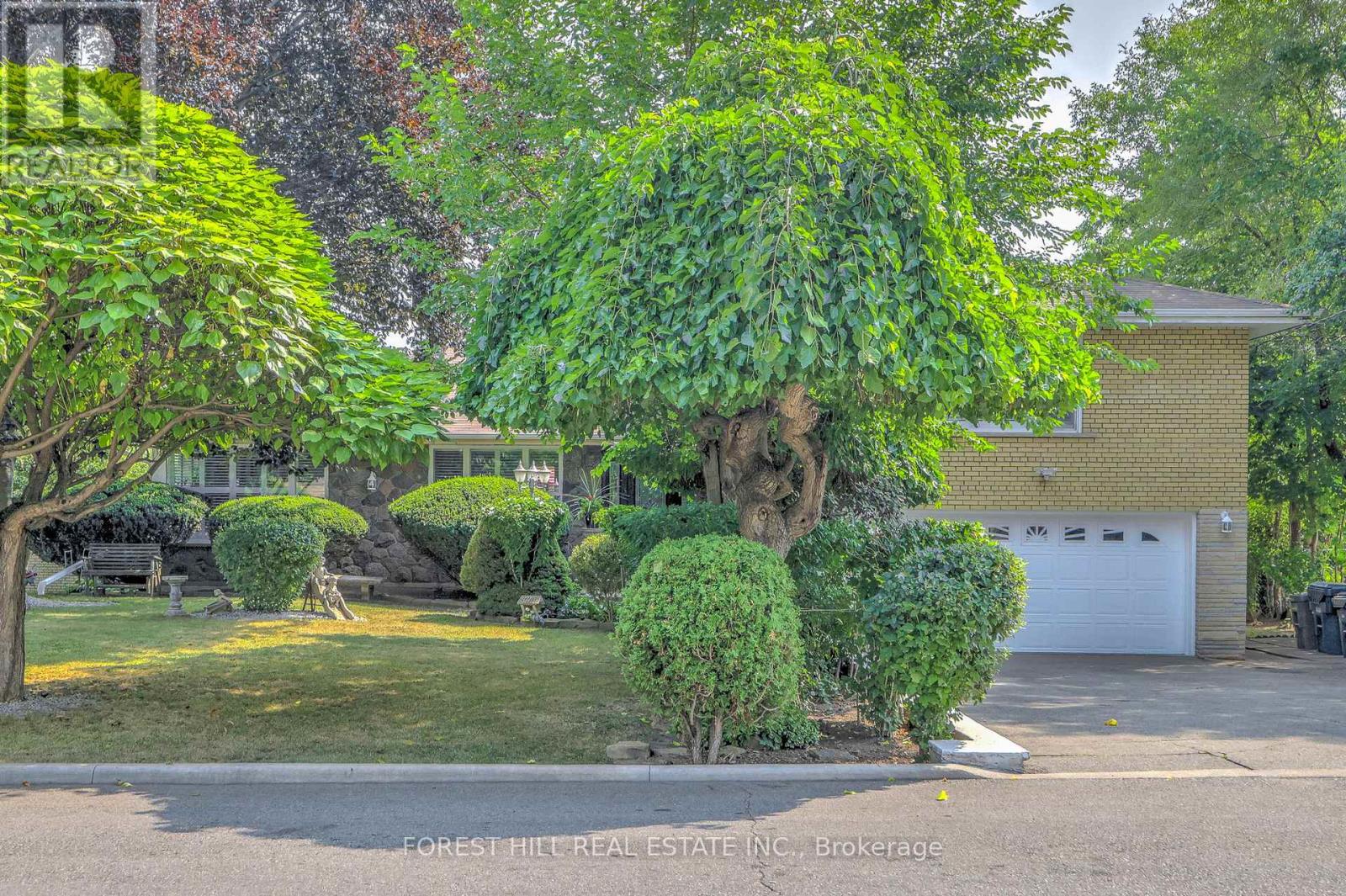 89 PORTAGE AVENUE, Toronto, Ontario