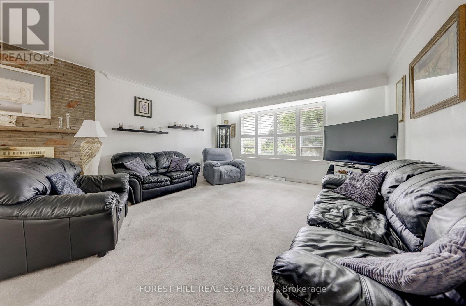 89 Portage Avenue, Toronto, Ontario  M9N 3H2 - Photo 17 - W12541160