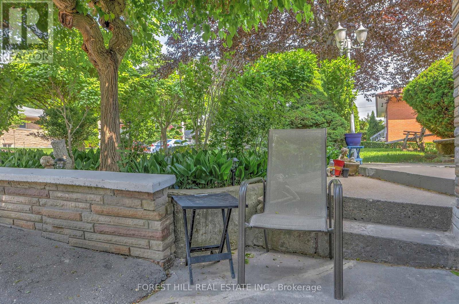 89 Portage Avenue, Toronto, Ontario  M9N 3H2 - Photo 5 - W12541160