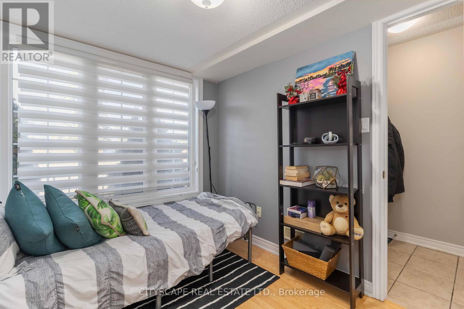 40 Peach Drive, Brampton, Ontario  L6R 0W6 - Photo 14 - W12541166