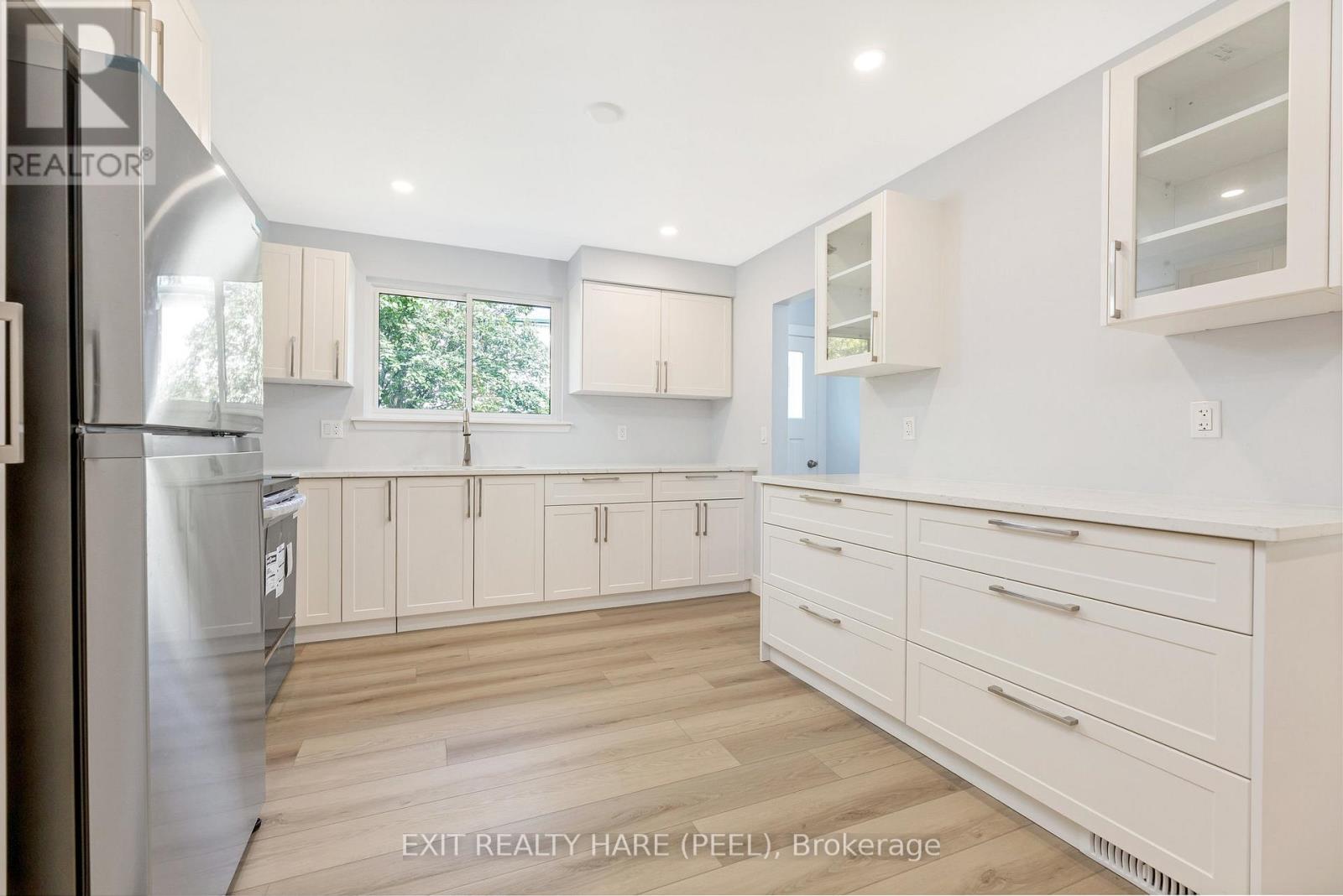 5 Garside Crescent, Brampton, Ontario  L6S 1H5 - Photo 11 - W12541220