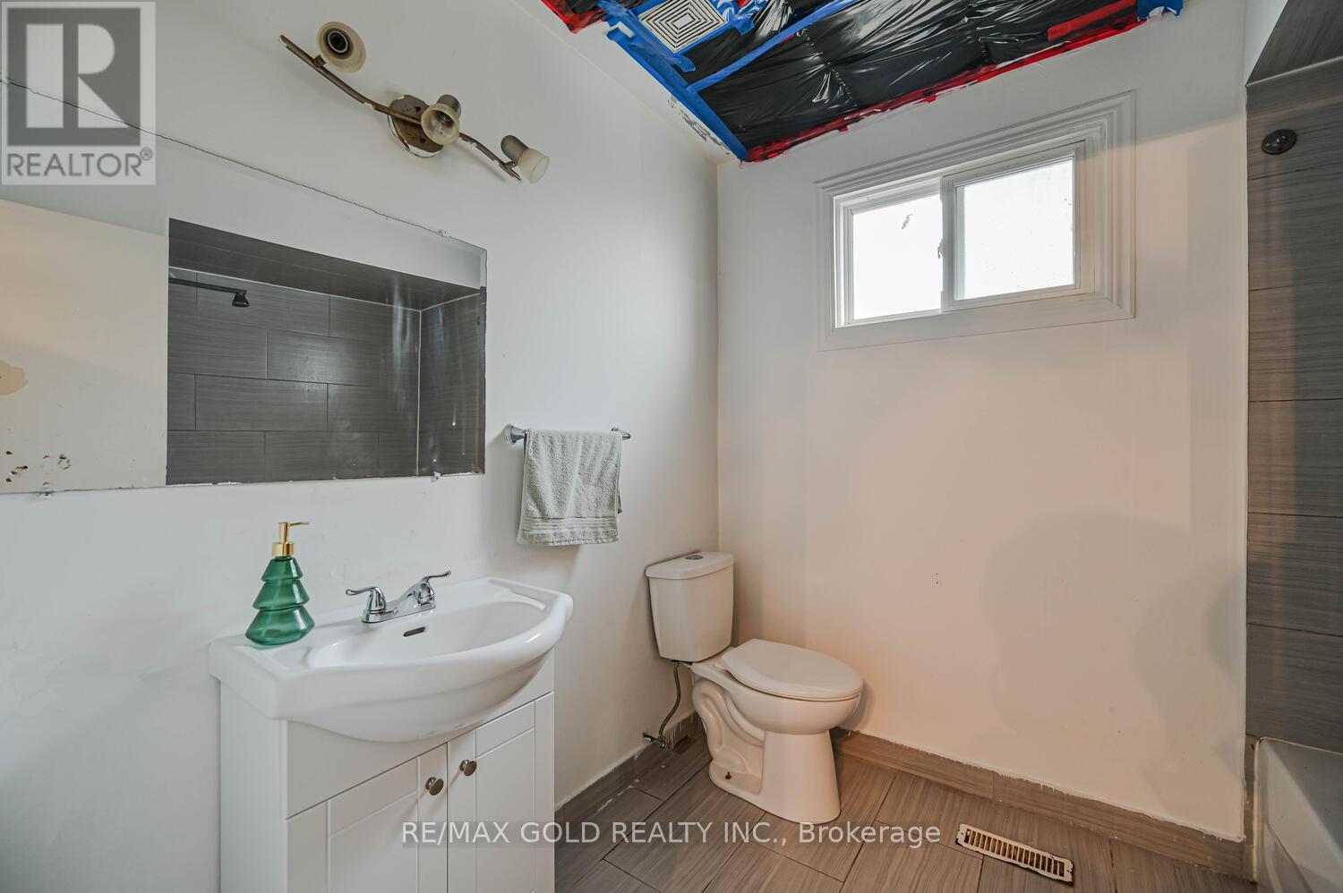 3299 Twilight Road, Mississauga, Ontario  L4T 1Z8 - Photo 28 - W12541244