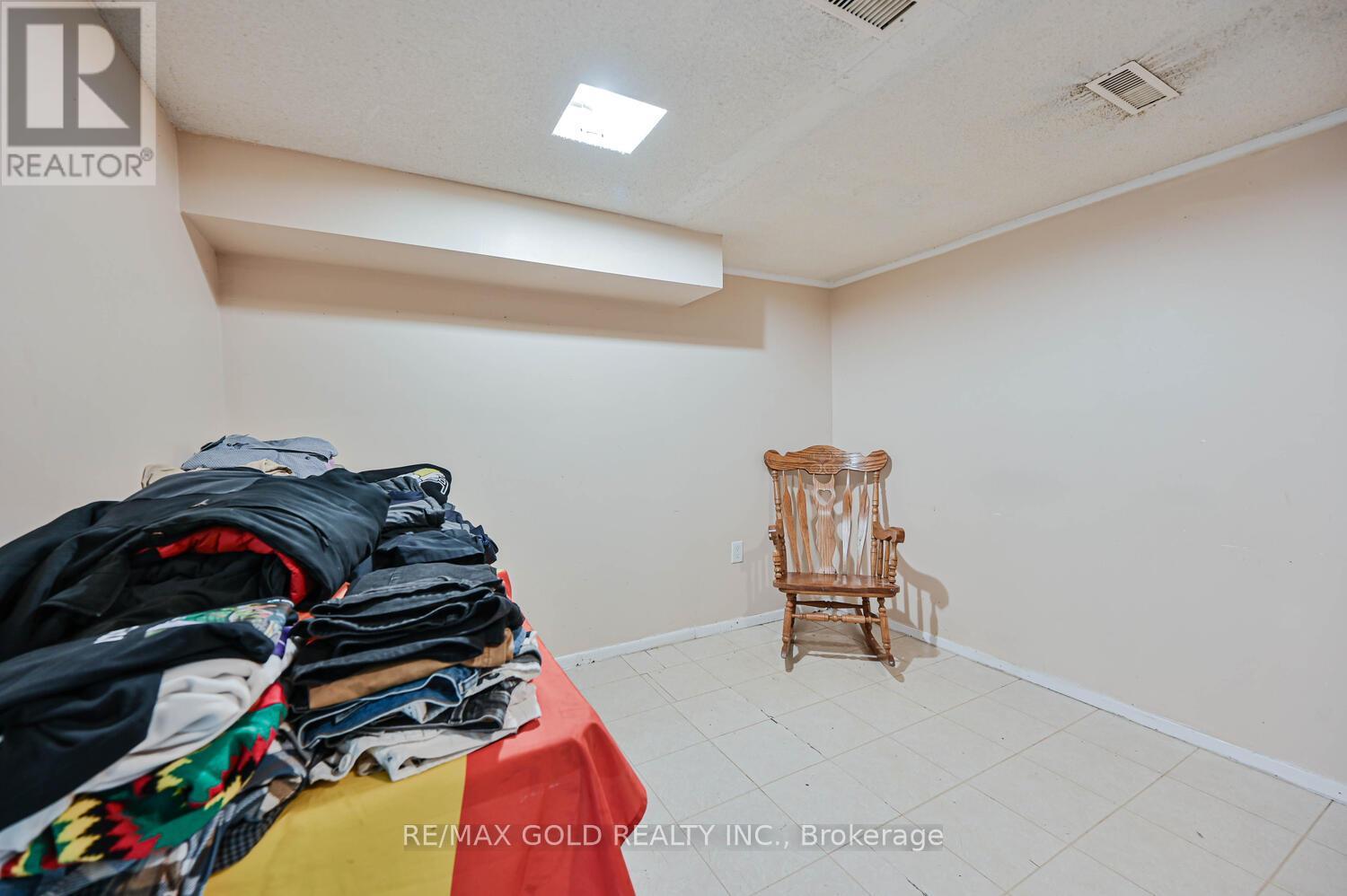 3299 Twilight Road, Mississauga, Ontario  L4T 1Z8 - Photo 42 - W12541244