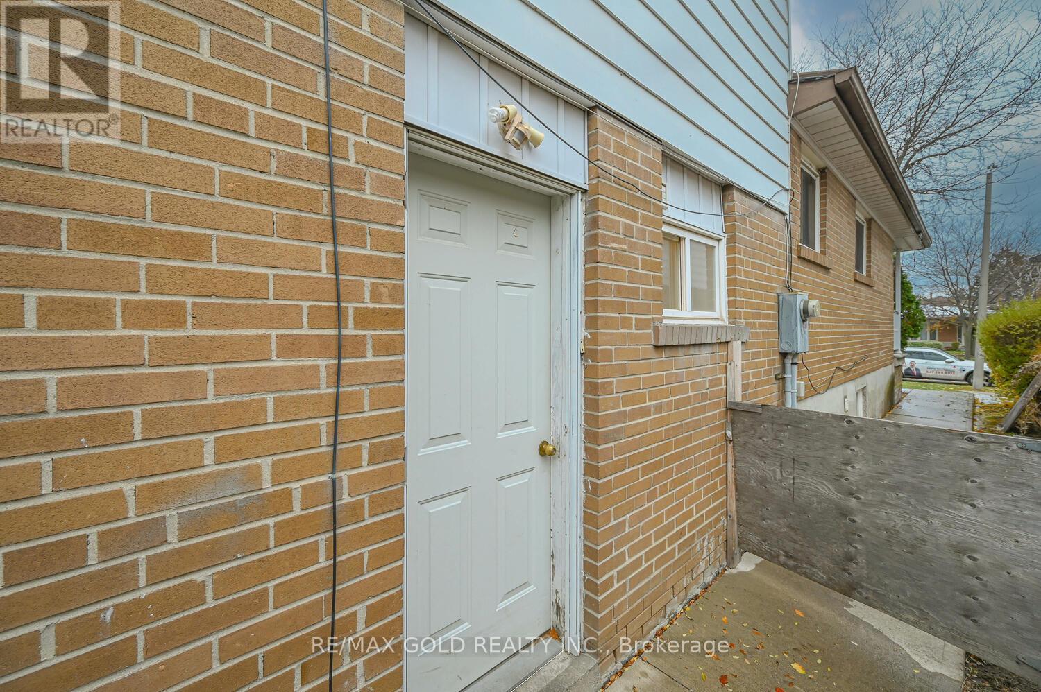 3299 Twilight Road, Mississauga, Ontario  L4T 1Z8 - Photo 45 - W12541244