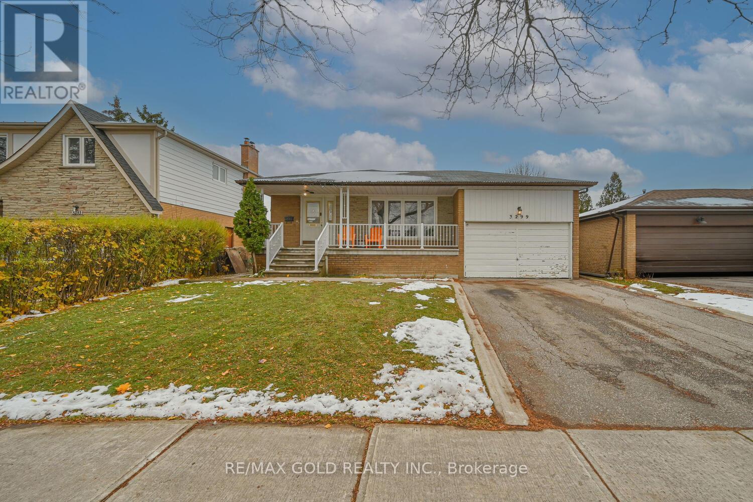 3299 Twilight Road, Mississauga, Ontario  L4T 1Z8 - Photo 5 - W12541244