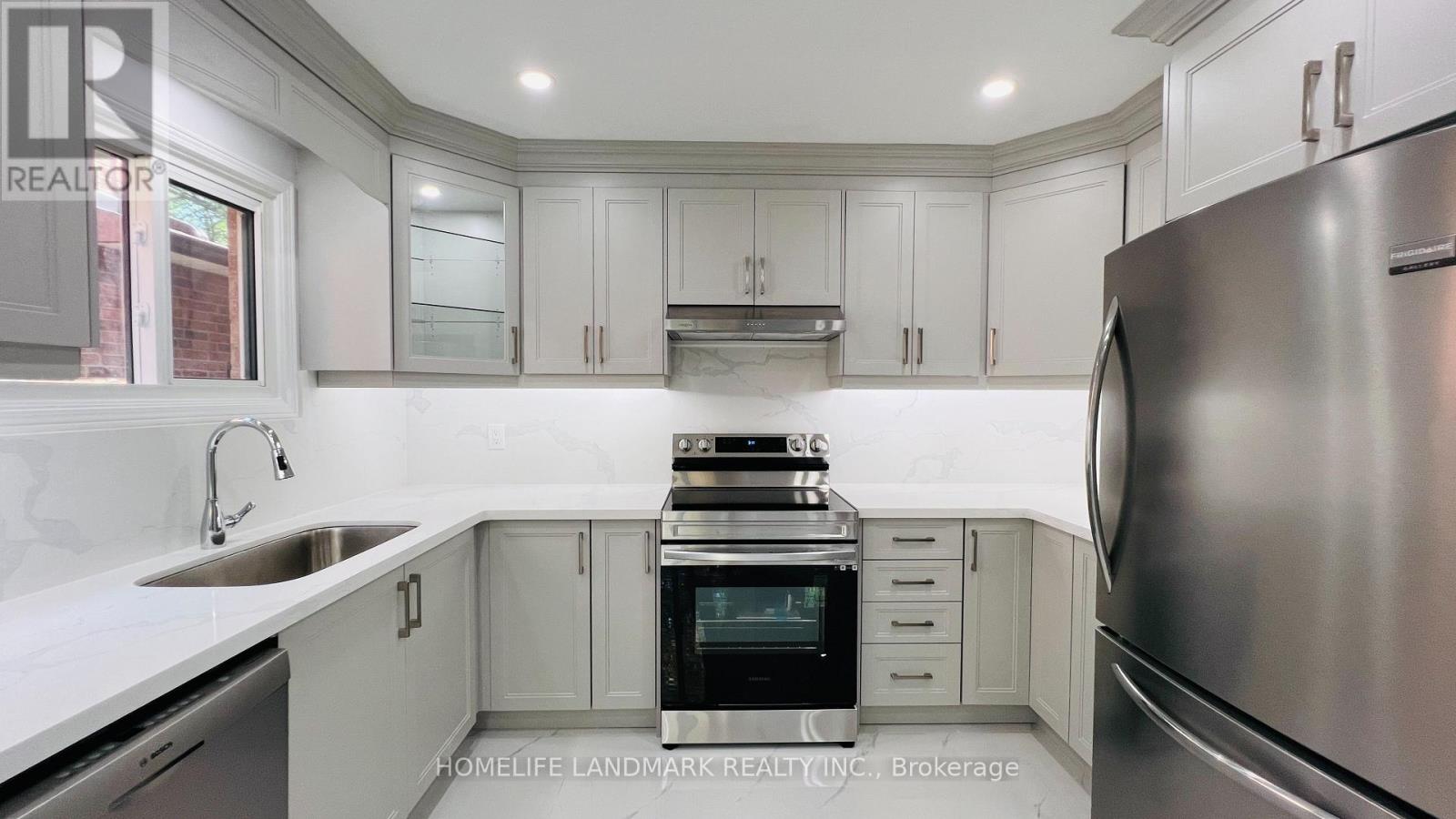 1551 Stoneybrook Trail, Oakville, Ontario  L6M 2R4 - Photo 12 - W12541250