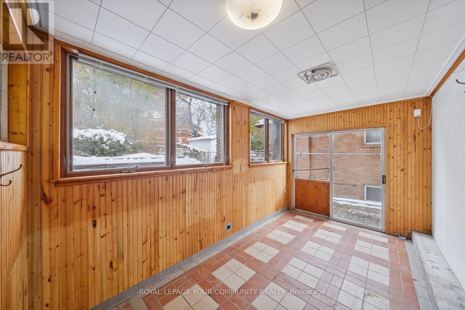 168 Grandravine Drive, Toronto, Ontario  M3J 1B5 - Photo 15 - W12541252