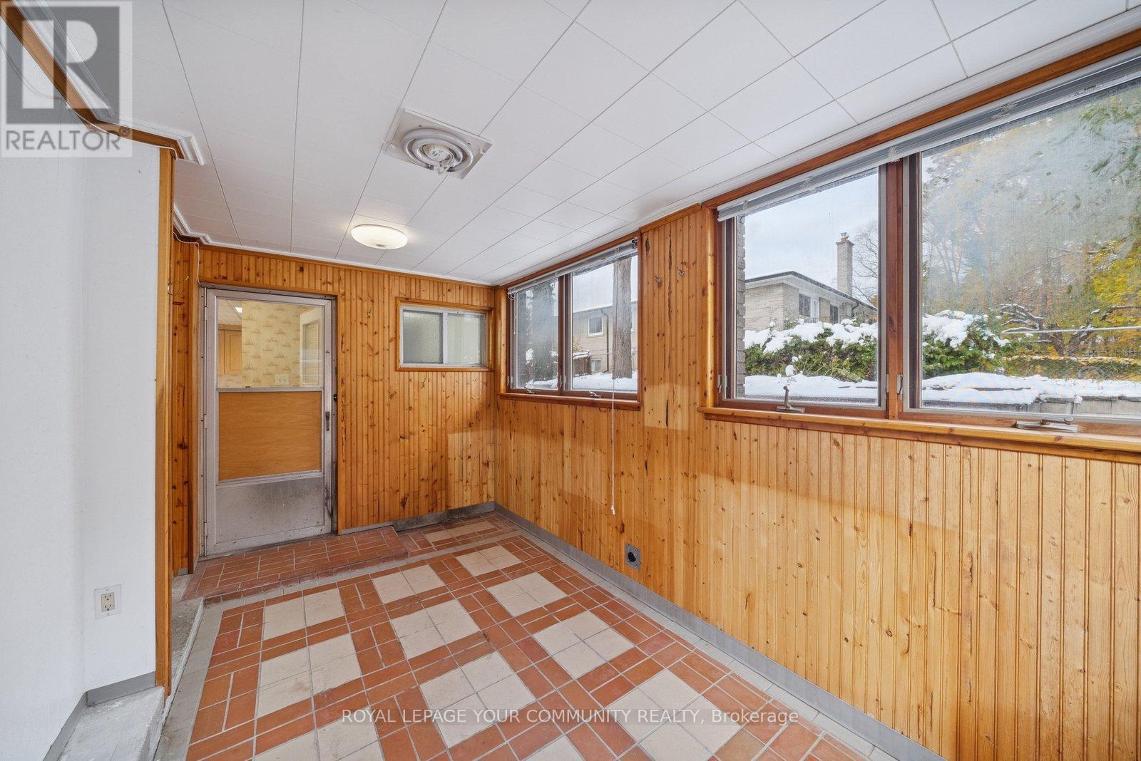 168 Grandravine Drive, Toronto, Ontario  M3J 1B5 - Photo 16 - W12541252