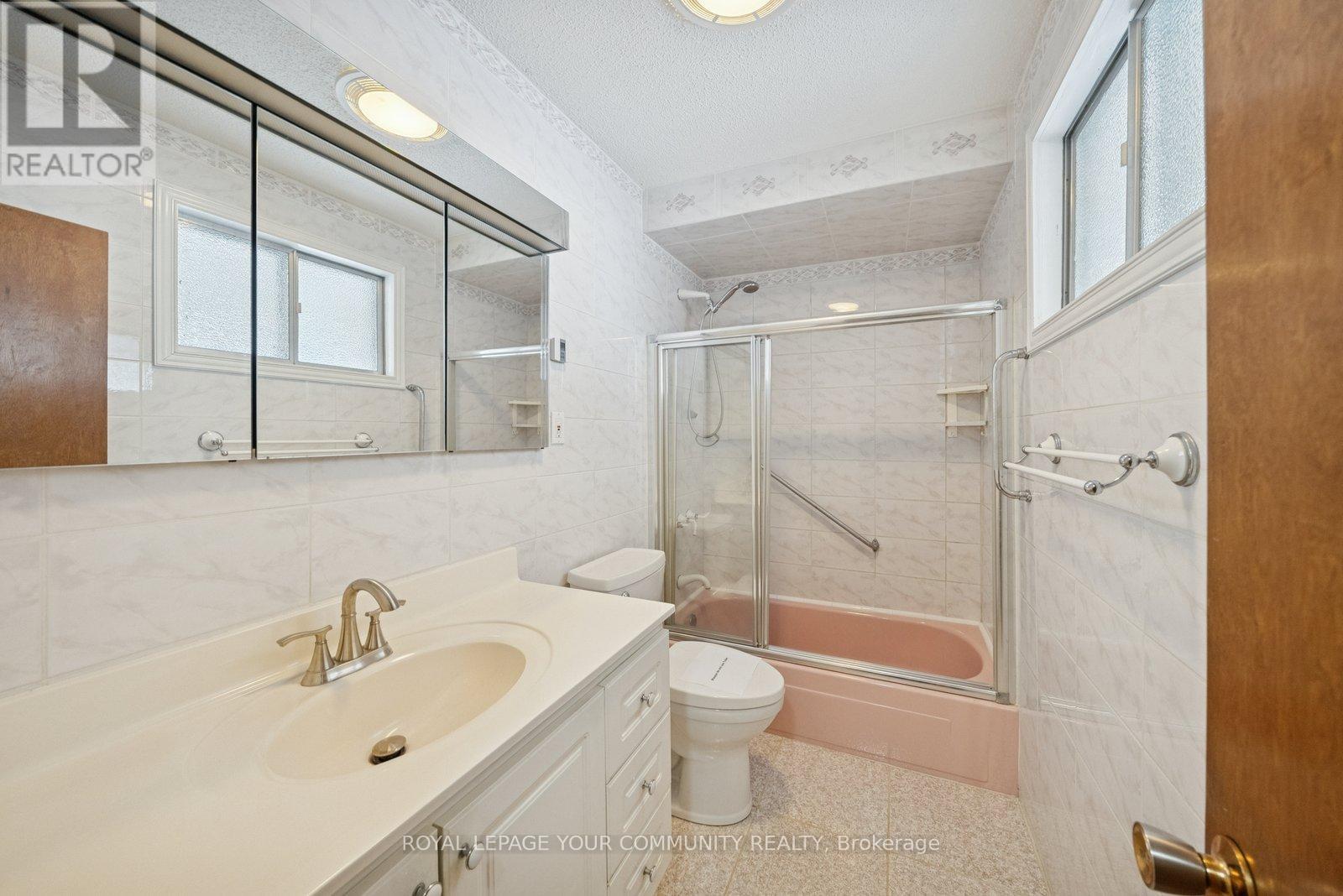 168 Grandravine Drive, Toronto, Ontario  M3J 1B5 - Photo 19 - W12541252