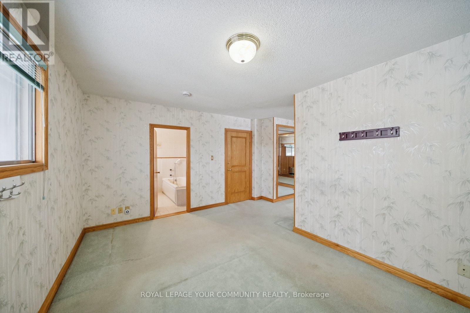 168 Grandravine Drive, Toronto, Ontario  M3J 1B5 - Photo 23 - W12541252