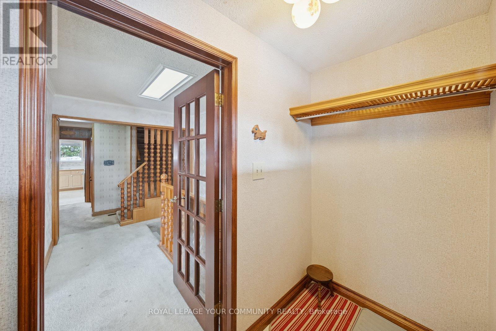 168 Grandravine Drive, Toronto, Ontario  M3J 1B5 - Photo 3 - W12541252