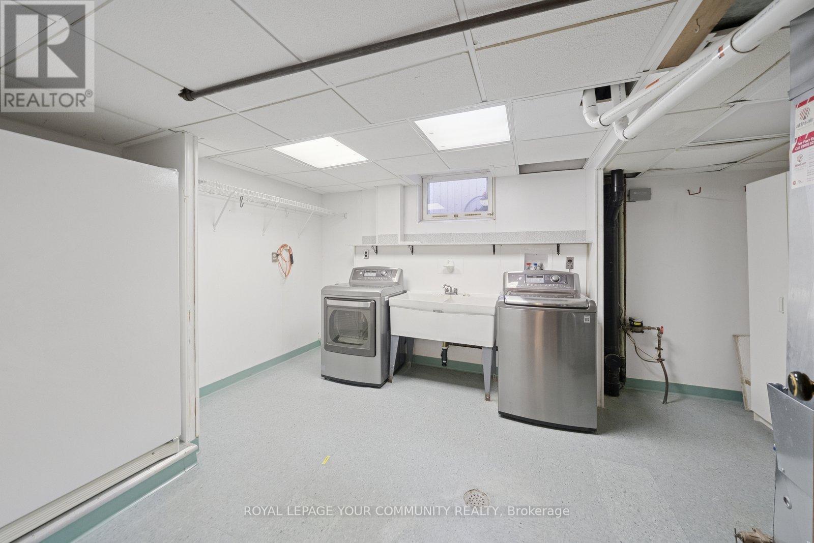 168 Grandravine Drive, Toronto, Ontario  M3J 1B5 - Photo 46 - W12541252