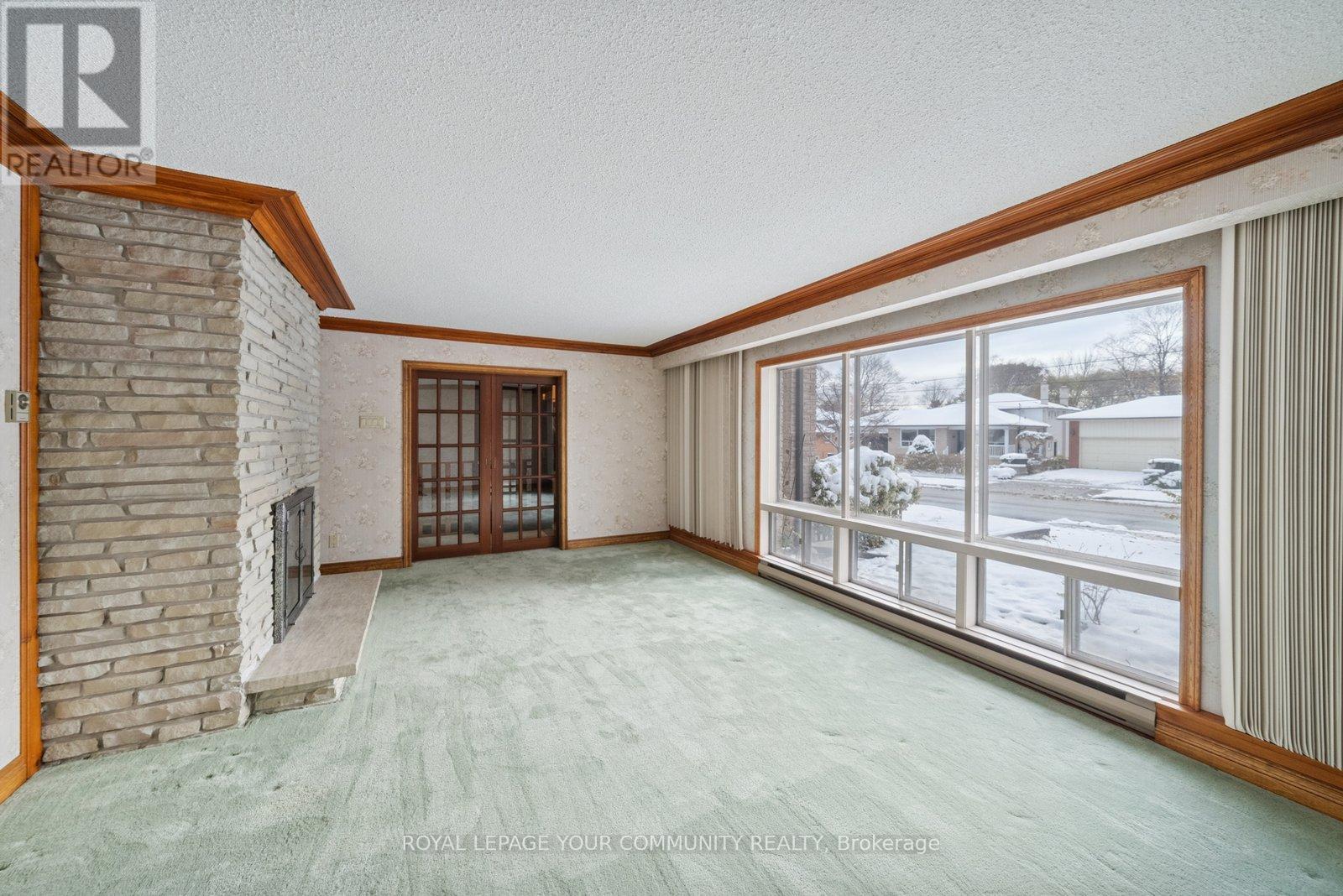 168 Grandravine Drive, Toronto, Ontario  M3J 1B5 - Photo 5 - W12541252