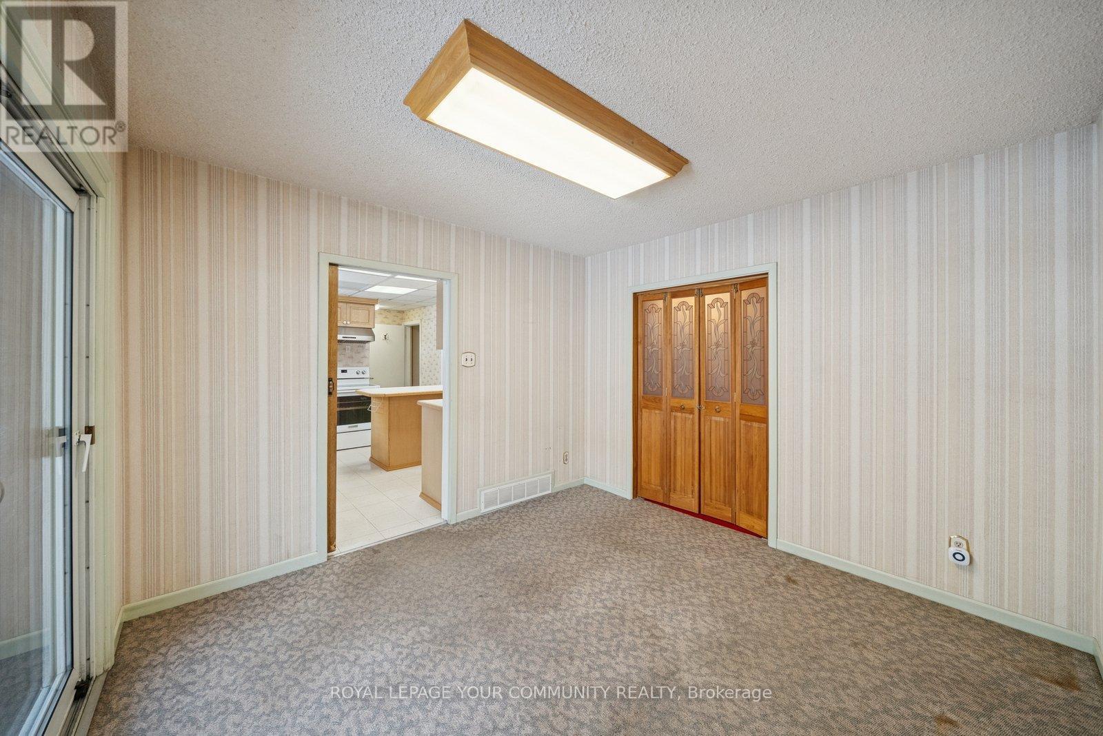 168 Grandravine Drive, Toronto, Ontario  M3J 1B5 - Photo 9 - W12541252