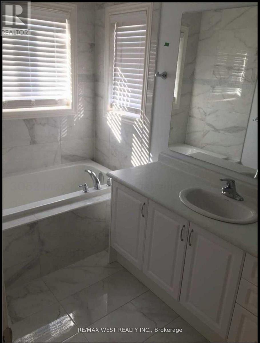 3052 Max Khan Boulevard, Oakville, Ontario  L6H 0S4 - Photo 18 - W12541258