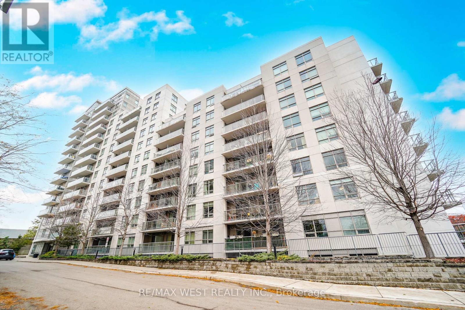 420 - 816 LANSDOWNE AVENUE, Toronto, Ontario