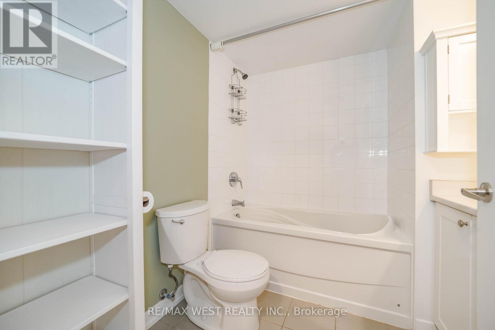 420 - 816 Lansdowne Avenue, Toronto, Ontario  M6H 4K6 - Photo 5 - W12541334