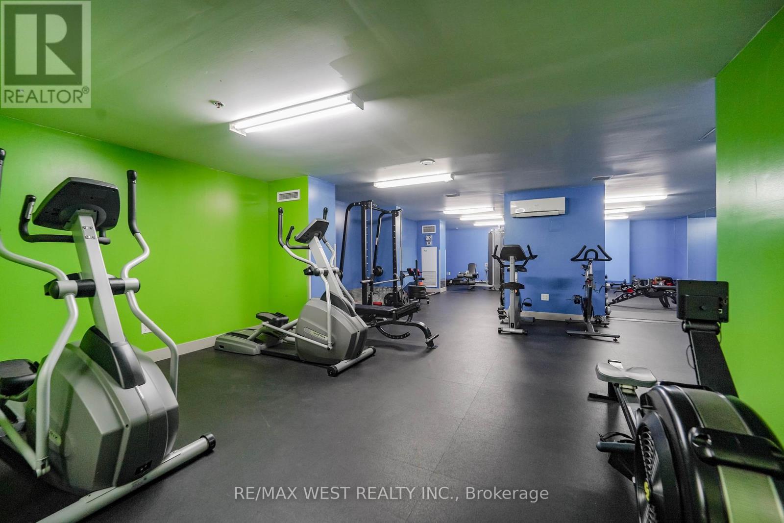 420 - 816 Lansdowne Avenue, Toronto, Ontario  M6H 4K6 - Photo 7 - W12541334