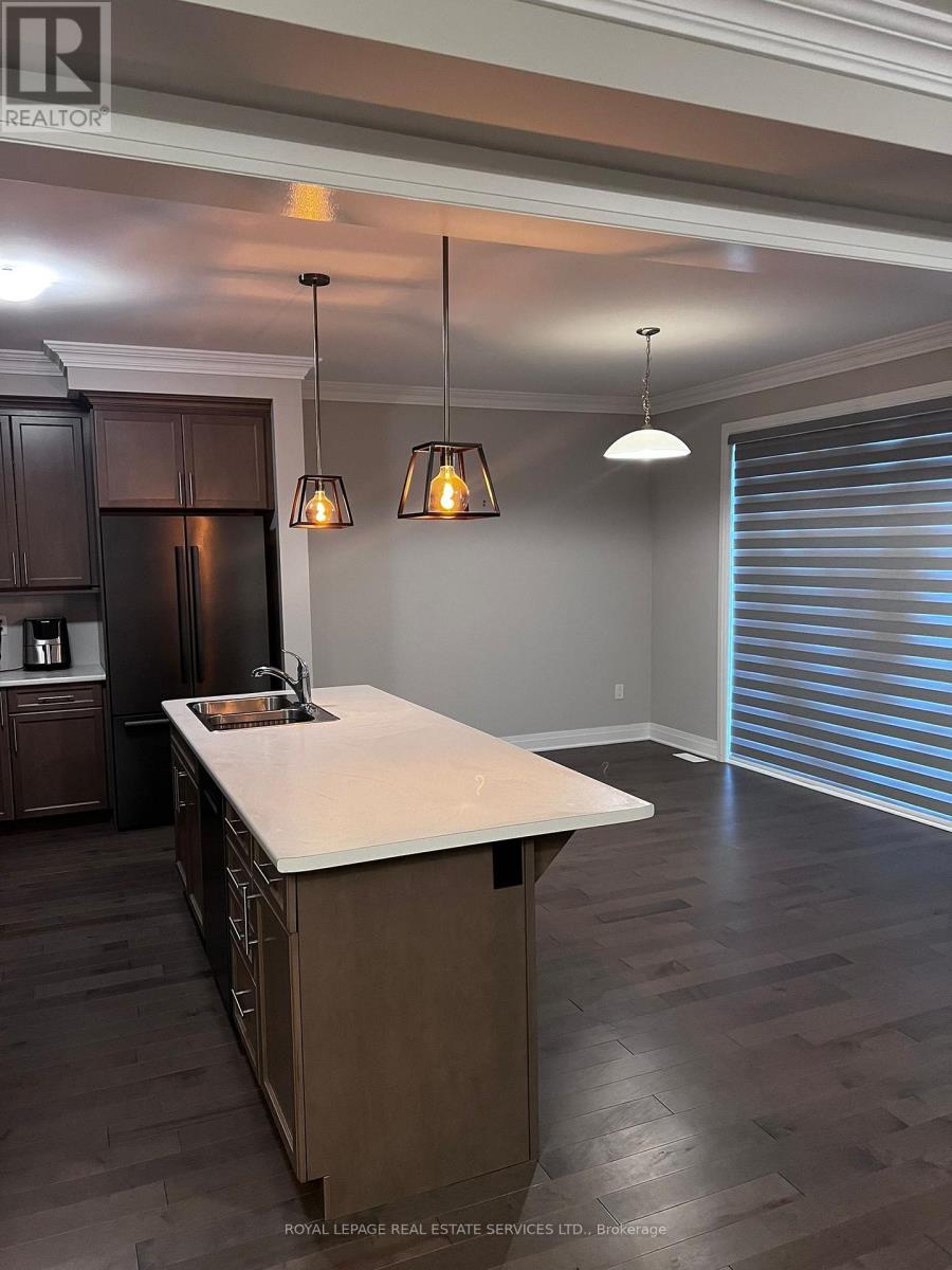 600 Boyd Lane, Milton, Ontario  L9E 1W6 - Photo 3 - W12541392