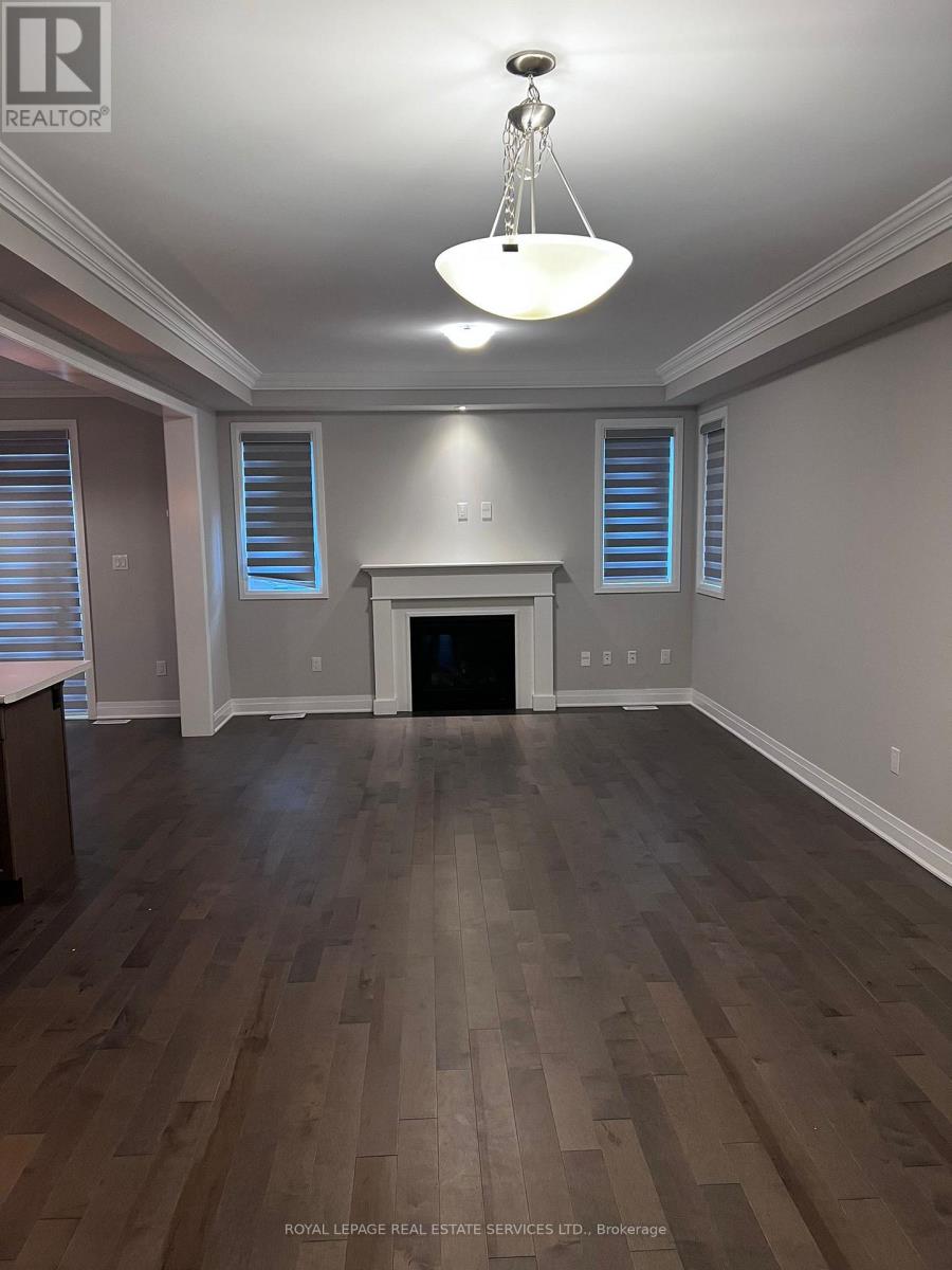 600 Boyd Lane, Milton, Ontario  L9E 1W6 - Photo 4 - W12541392