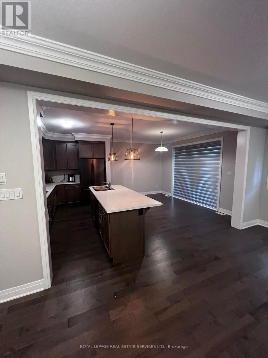 600 Boyd Lane, Milton, Ontario  L9E 1W6 - Photo 5 - W12541392