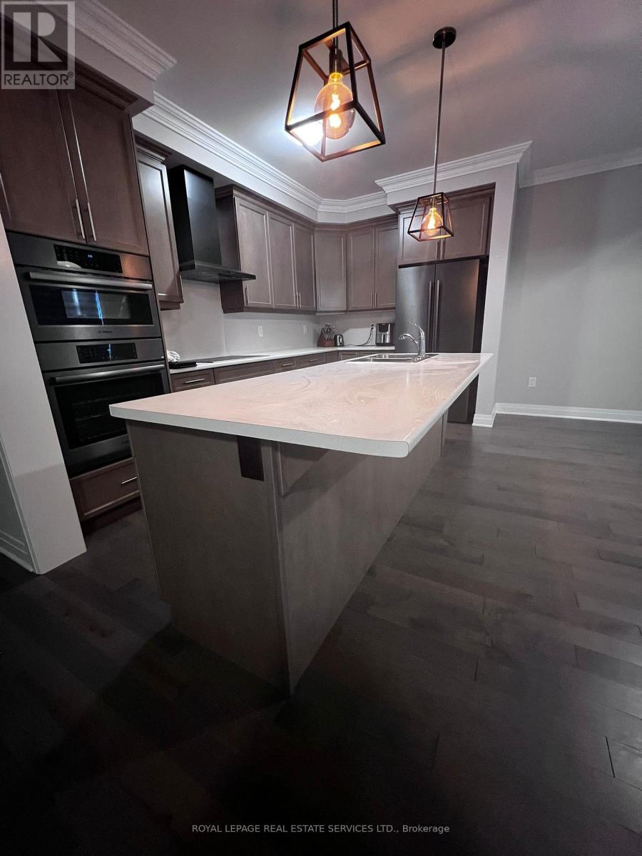 600 Boyd Lane, Milton, Ontario  L9E 1W6 - Photo 8 - W12541392