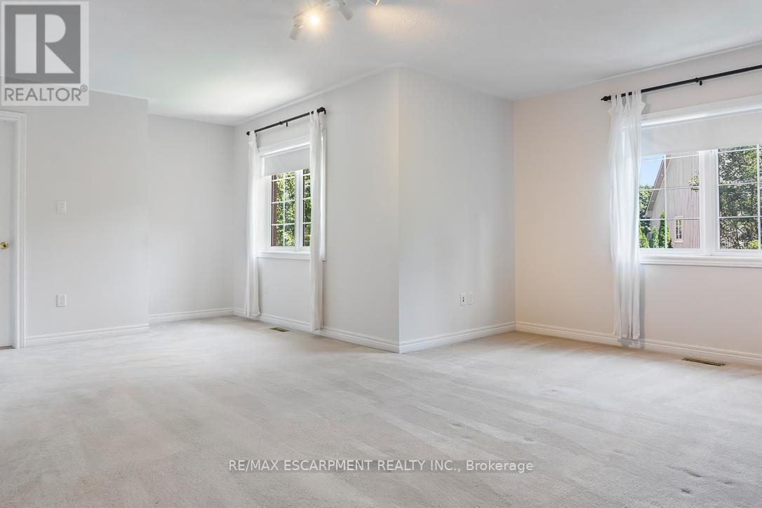 1146 Upper River Court, Mississauga, Ontario  L5W 1C2 - Photo 28 - W12541406