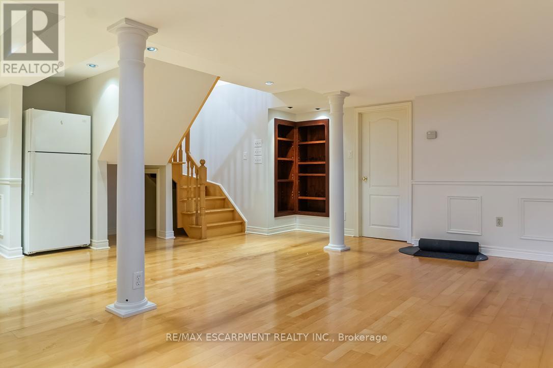 1146 Upper River Court, Mississauga, Ontario  L5W 1C2 - Photo 35 - W12541406