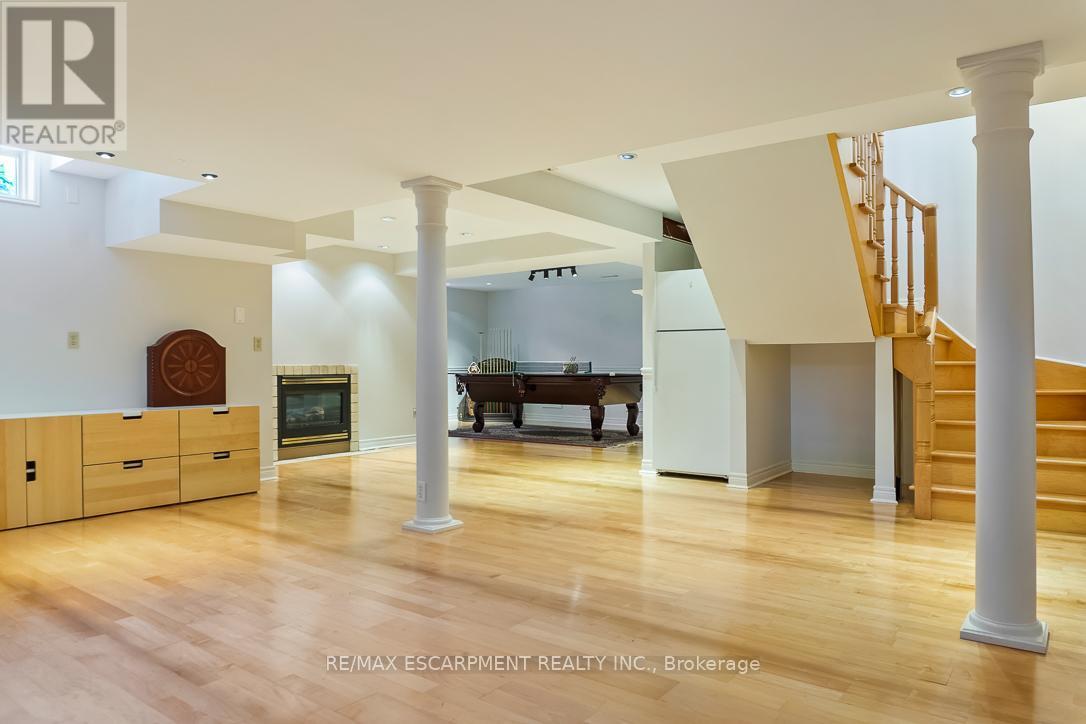 1146 Upper River Court, Mississauga, Ontario  L5W 1C2 - Photo 38 - W12541406