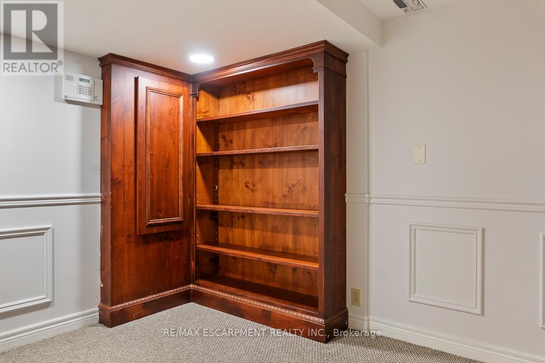 1146 Upper River Court, Mississauga, Ontario  L5W 1C2 - Photo 42 - W12541406