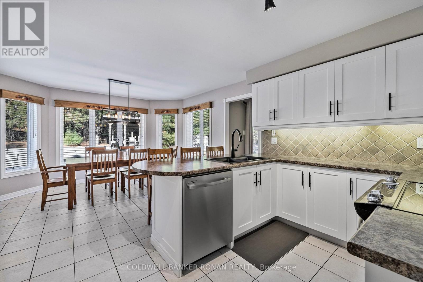 16 Indiana Drive, Caledon, Ontario  L7E 0C6 - Photo 16 - W12541416