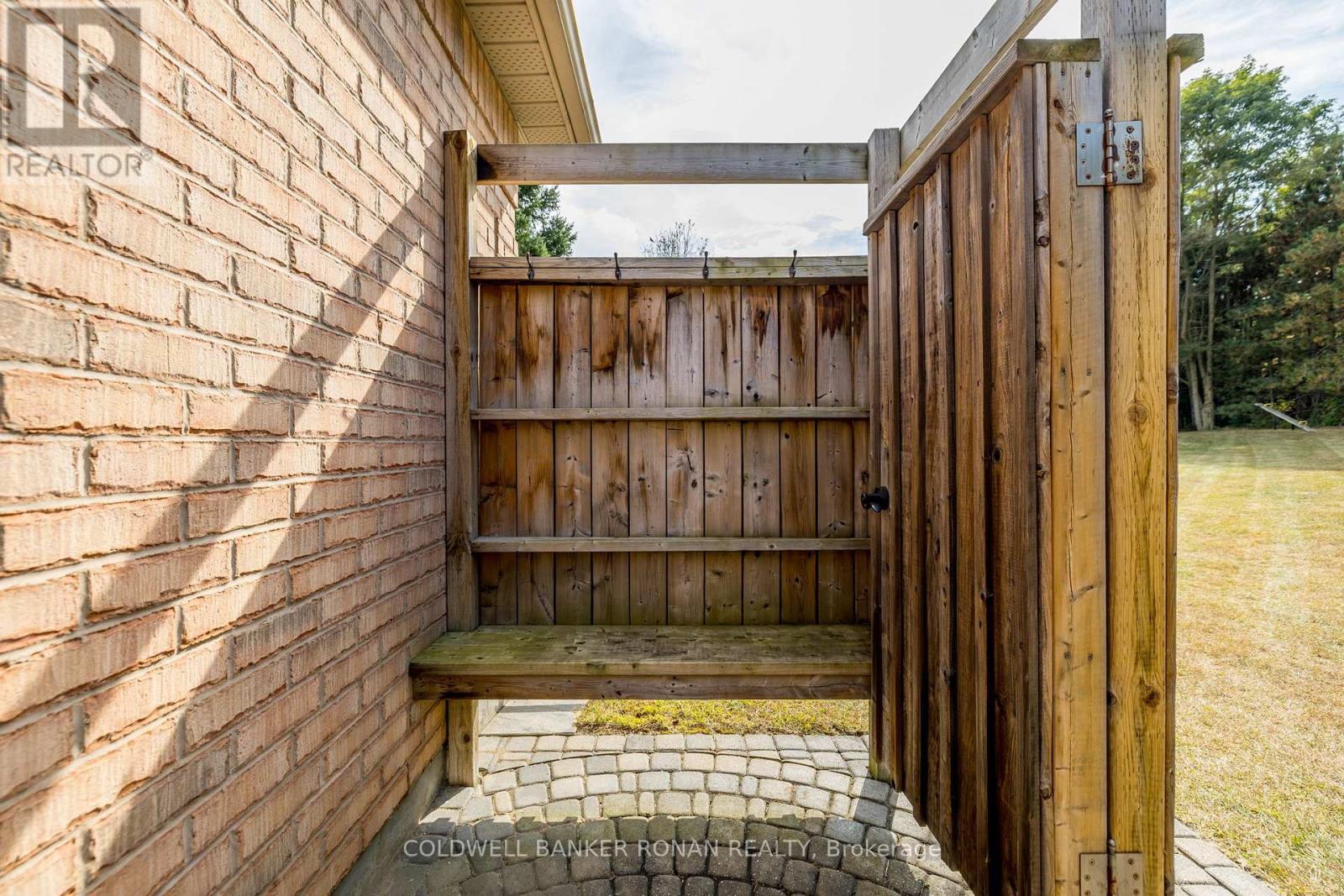 16 Indiana Drive, Caledon, Ontario  L7E 0C6 - Photo 34 - W12541416