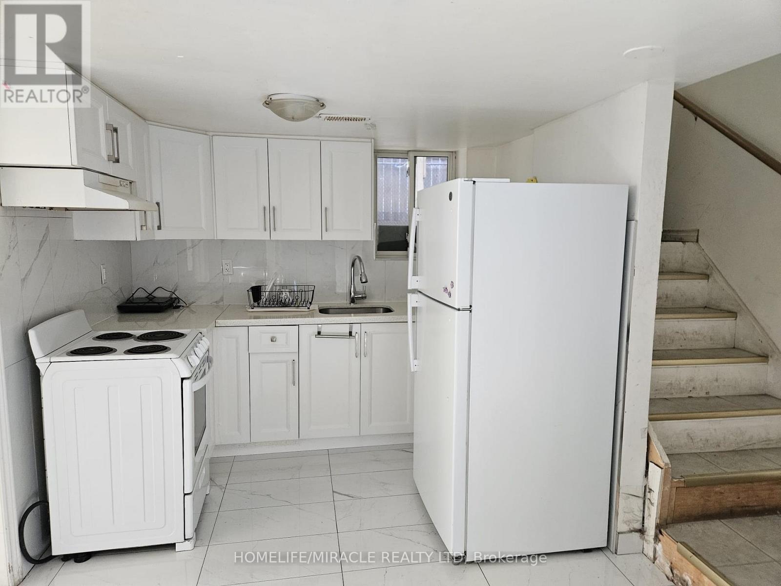 Basement - 89 Aloma Crescent, Brampton, Ontario  L6T 2N8 - Photo 4 - W12541418