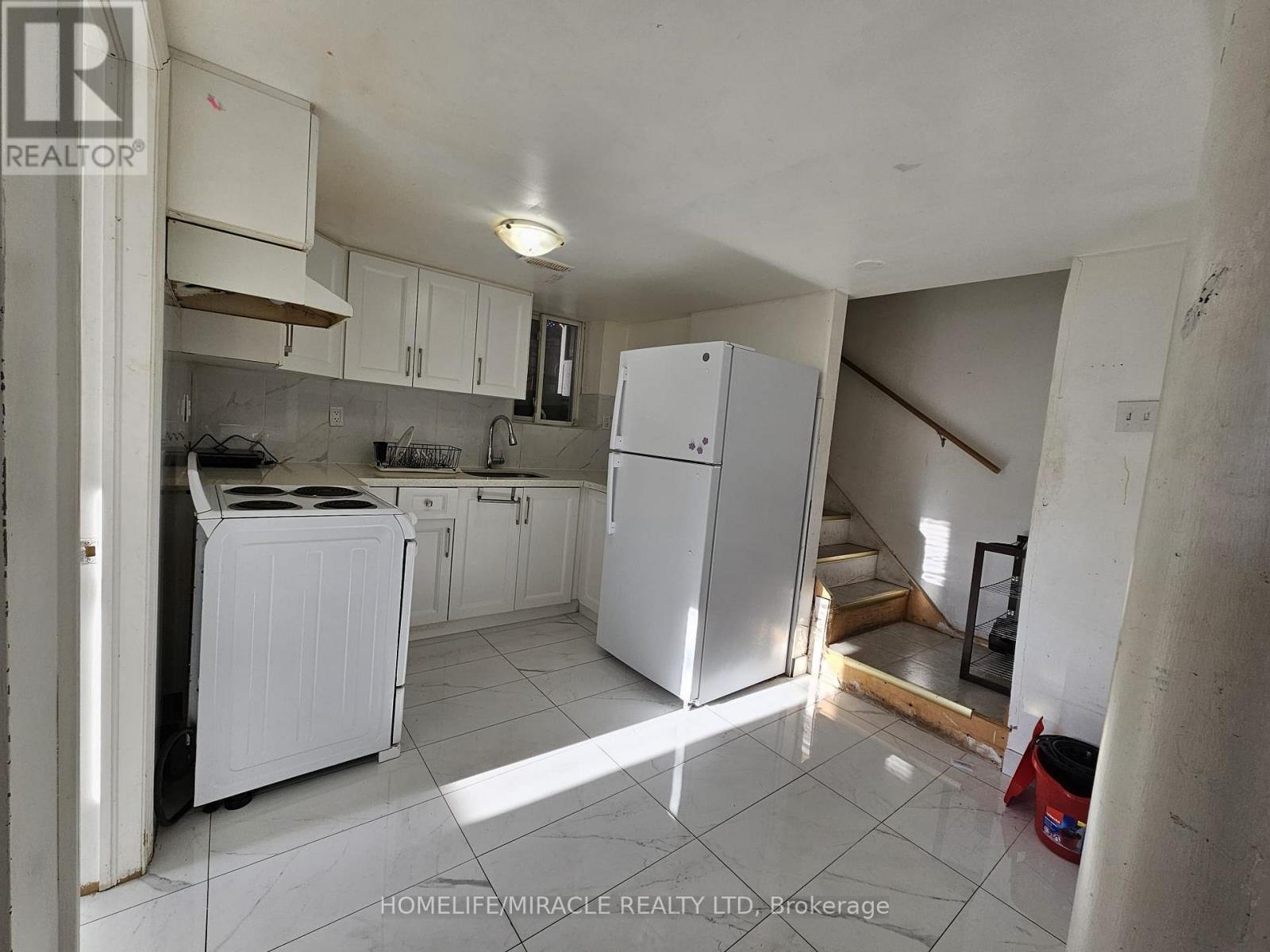 Basement - 89 Aloma Crescent, Brampton, Ontario  L6T 2N8 - Photo 5 - W12541418