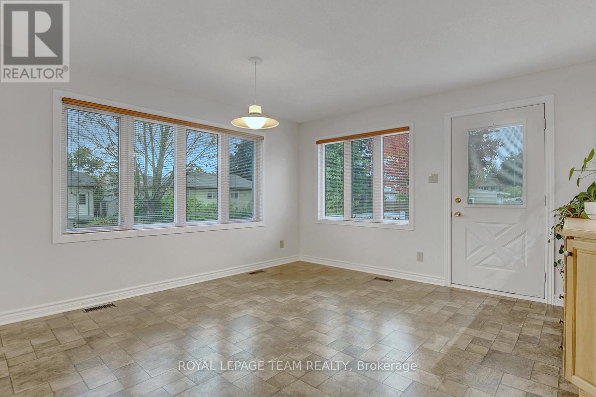 16 Barnstable Drive, Ottawa, Ontario  K2J 1Z6 - Photo 14 - X12476573