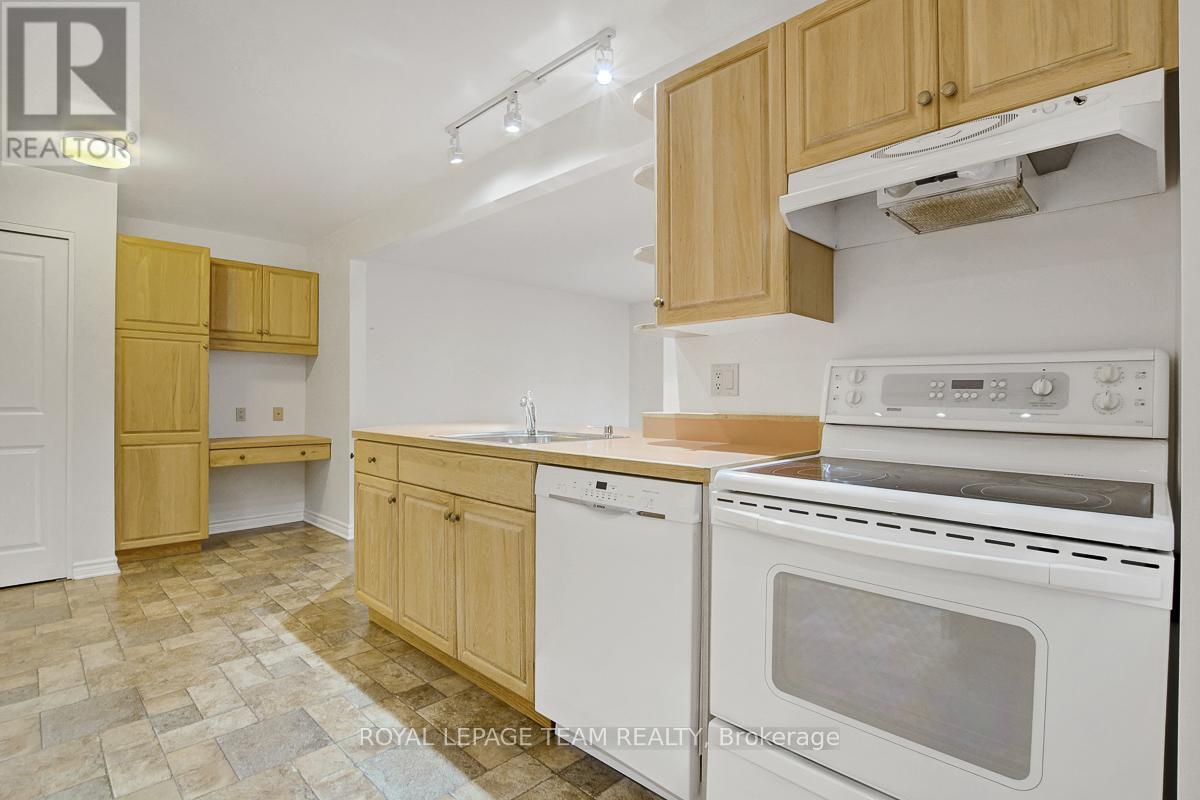 16 Barnstable Drive, Ottawa, Ontario  K2J 1Z6 - Photo 11 - X12476573