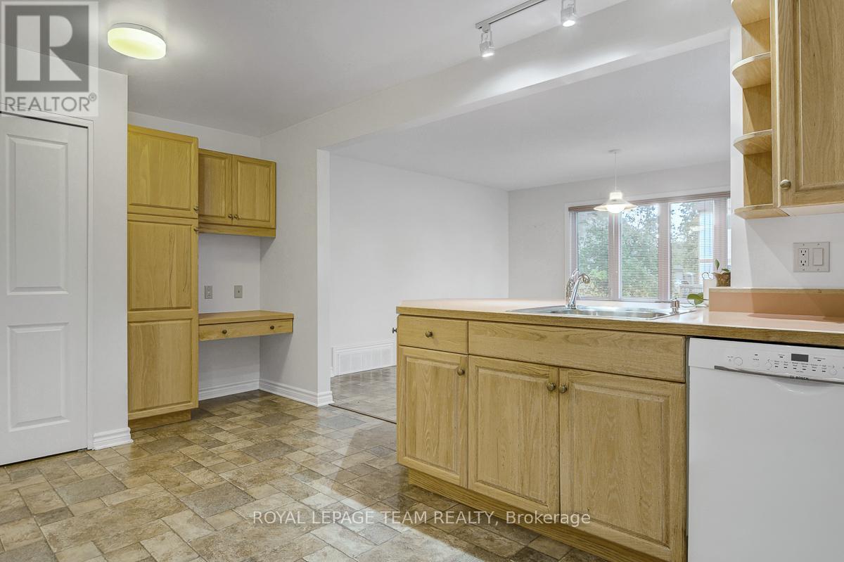 16 Barnstable Drive, Ottawa, Ontario  K2J 1Z6 - Photo 10 - X12476573
