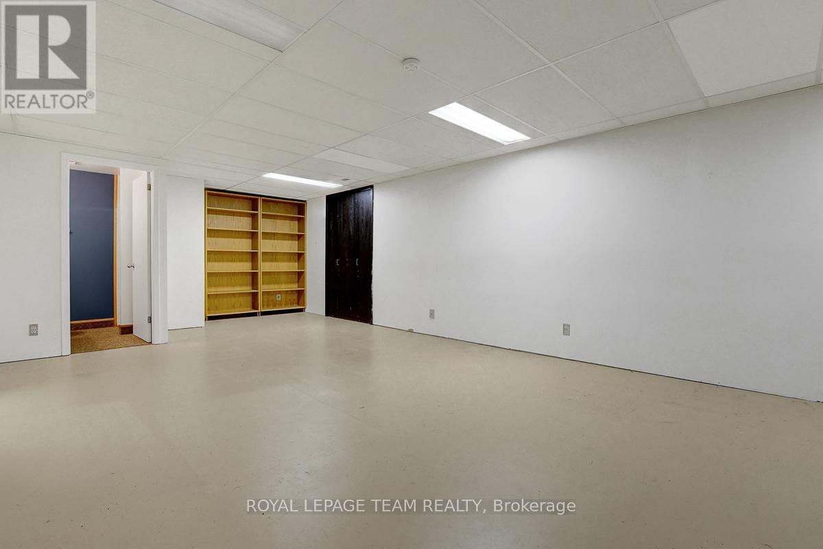 16 Barnstable Drive, Ottawa, Ontario  K2J 1Z6 - Photo 35 - X12476573