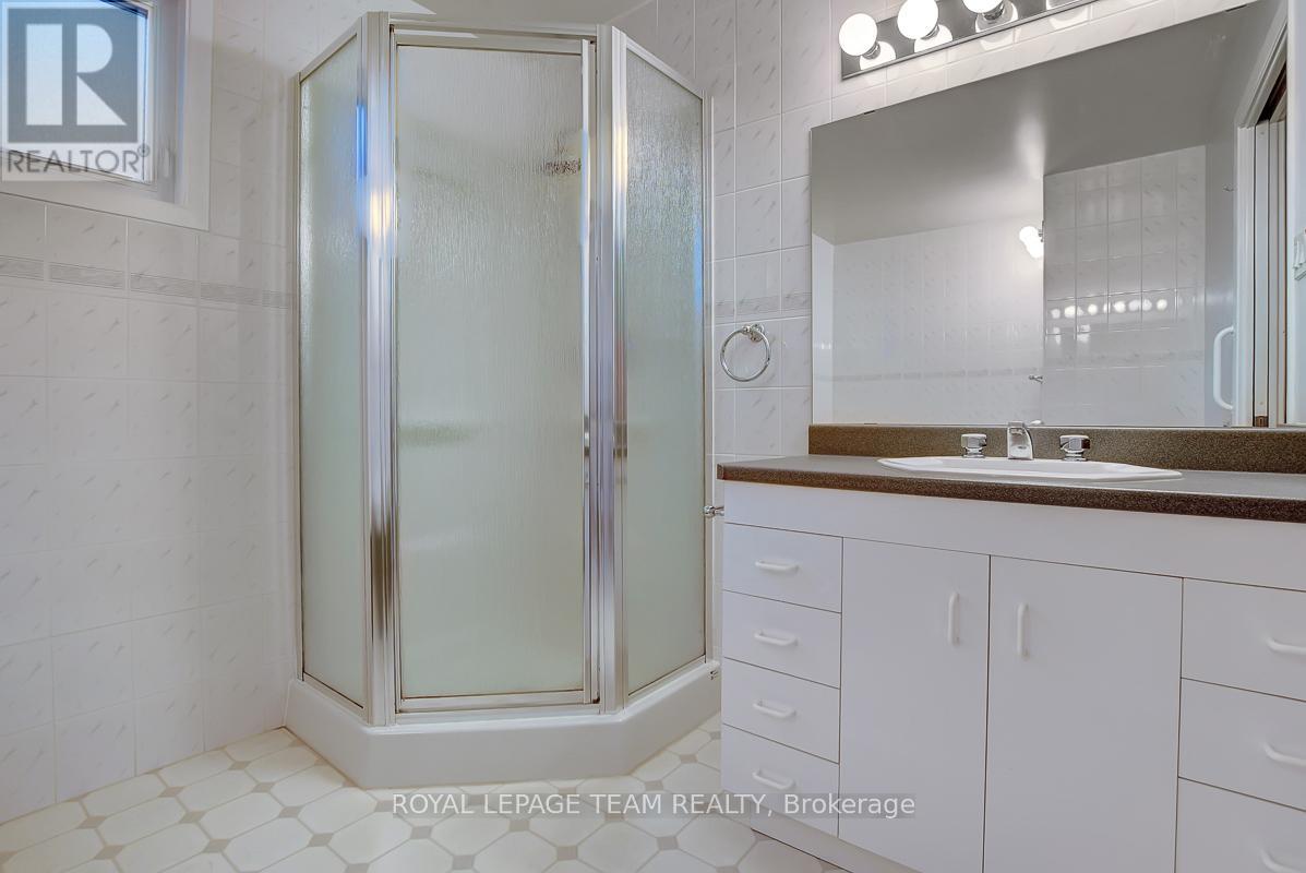 16 Barnstable Drive, Ottawa, Ontario  K2J 1Z6 - Photo 27 - X12476573