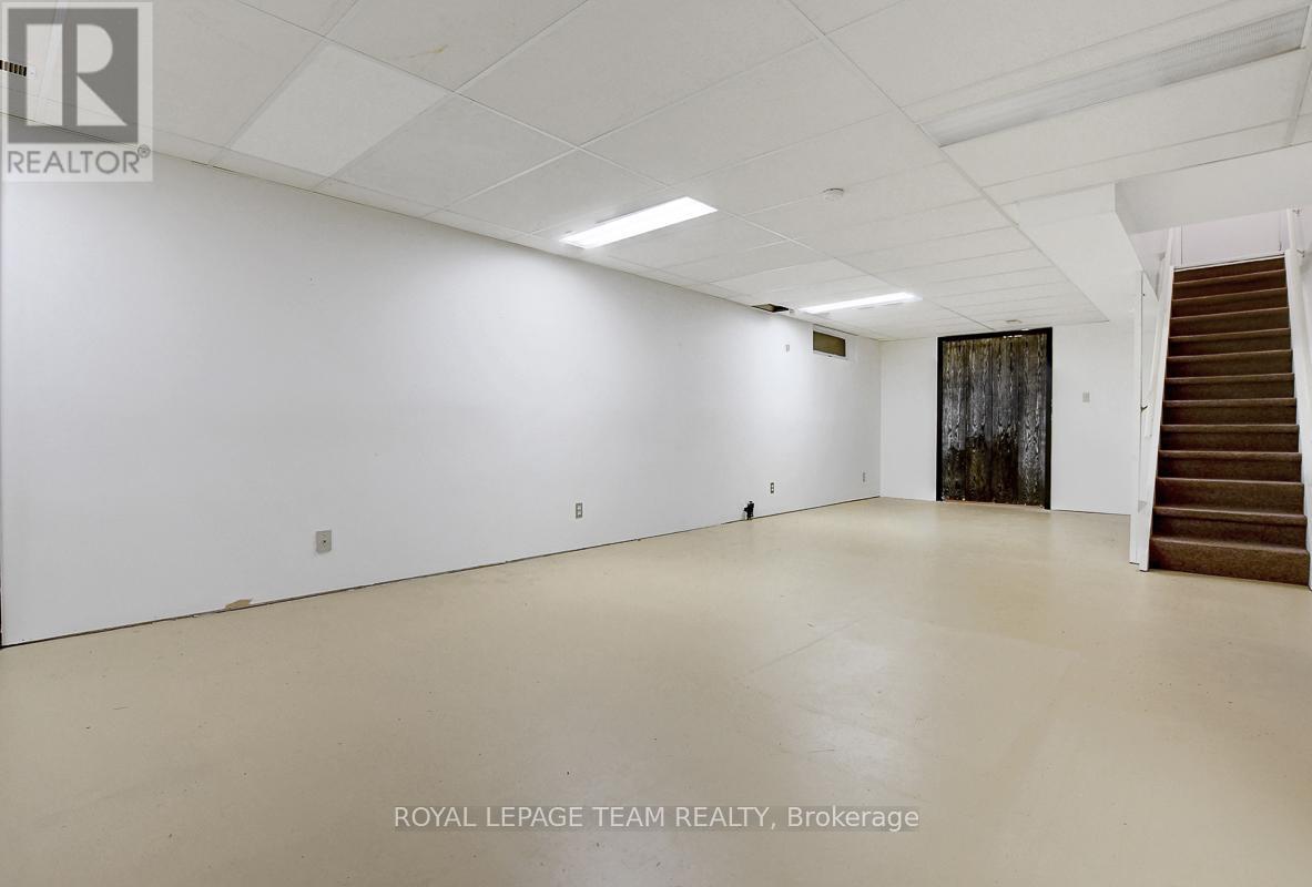 16 Barnstable Drive, Ottawa, Ontario  K2J 1Z6 - Photo 36 - X12476573