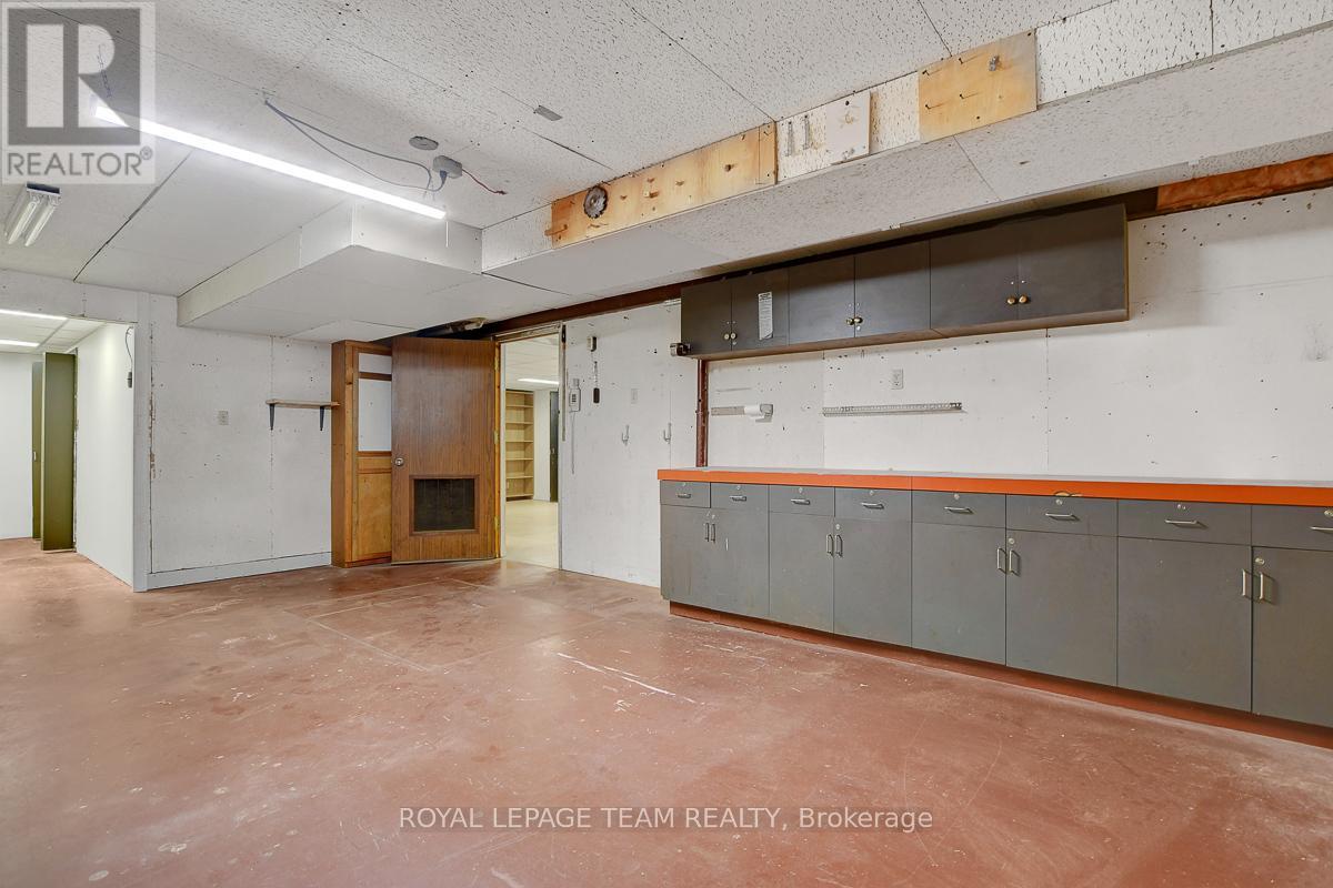 16 Barnstable Drive, Ottawa, Ontario  K2J 1Z6 - Photo 41 - X12476573